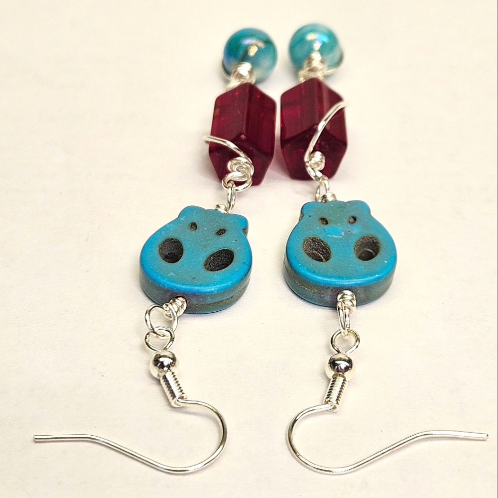 Red and Turquoise Beaded Skull Earrings - Picture 4 of 6